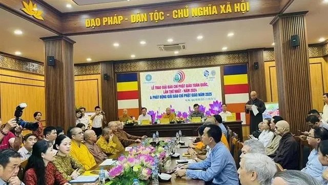 Press award on Buddhism confirms Vietnamese Buddhism accompanies the nation