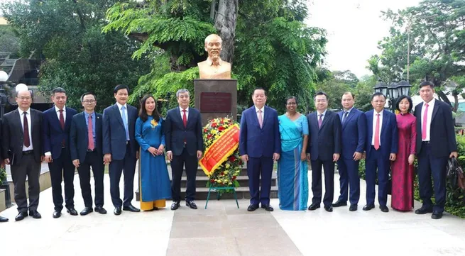 Party delegation pays working visit to Sri Lanka