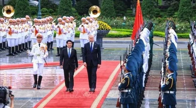 Vietnamese President hosts welcome ceremony for Lithuanian counterpart
