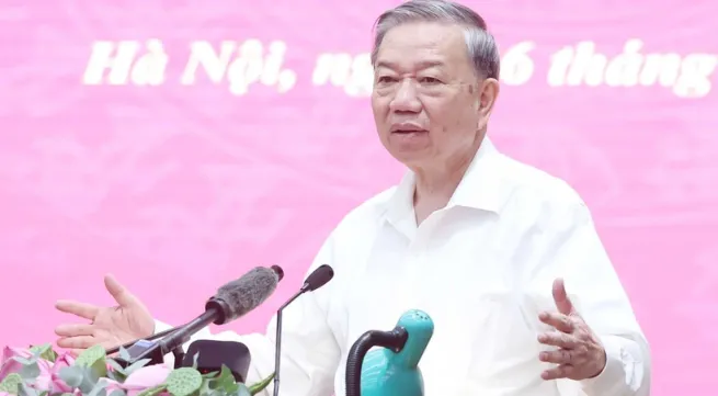 Party chief urges Hanoi to forge new vision