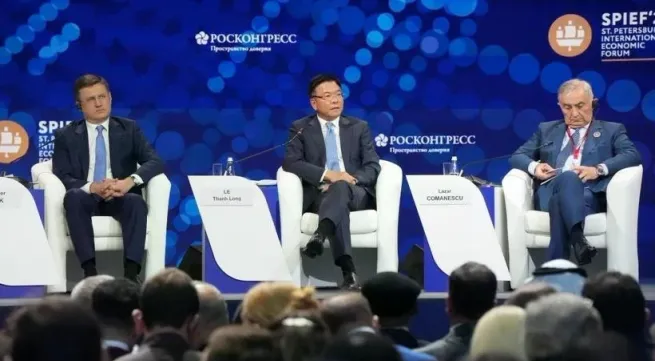 Vietnam attends St. Petersburg International Economic Forum in Russia