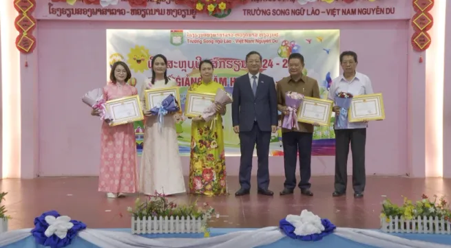 Nguyen Du bilingual school – a bridge of Vietnam – Laos friendship: Ambassador