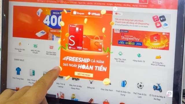 Vietnamese consumers spend 16 billion USD on online shopping in 2024