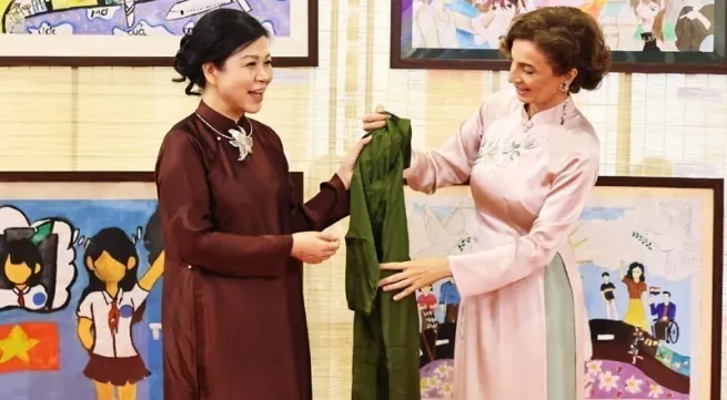 Party leader’s spouse joins UNESCO head in celebrating gender equality through artworks