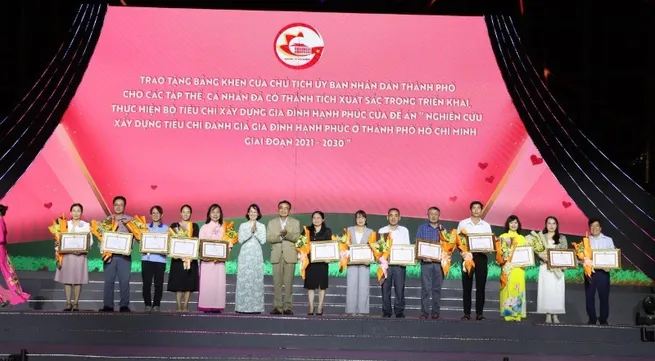 Ho Chi Minh City honours 90 exemplary cultural families