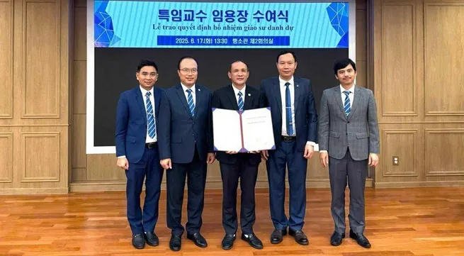 Vietnamese university’s rector appointed honorary professor in RoK