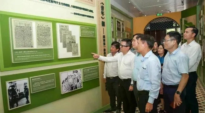 Vietnamese journalists visit site where President Ho Chi Minh founds Thanh Nien Newspaper