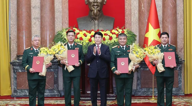 Senior military, public security officers promoted to higher ranks