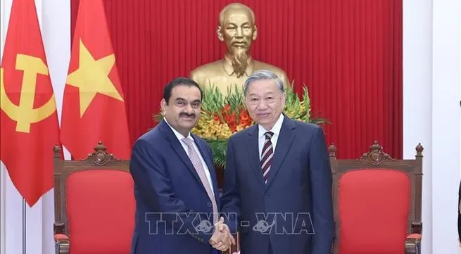 Vietnamese Party chief receives Chairman of India's Adani Group