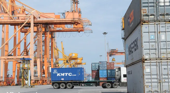 Trade value reaches over 470 billion USD from January to mid-July