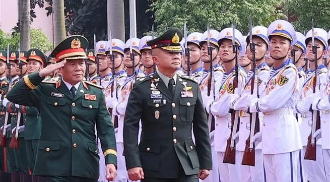 Vietnam, Thailand pledge to deepen military ties