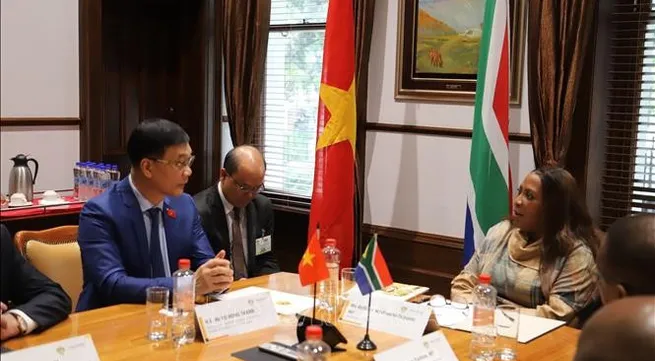 Vietnam, South Africa eye on stronger parliamentary cooperation