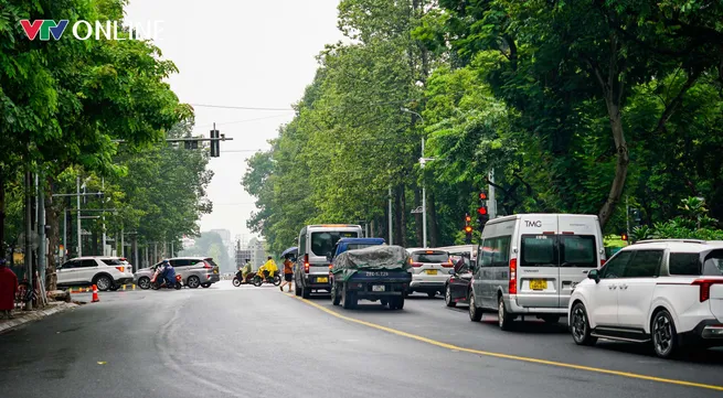 Hanoi reviews delayed projects