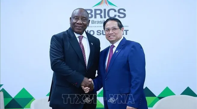 PM meets with Southern African President at expanded BRICS Summit