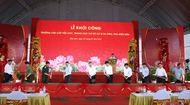 Party leader attends ground-breaking of school in Dien Bien border commune