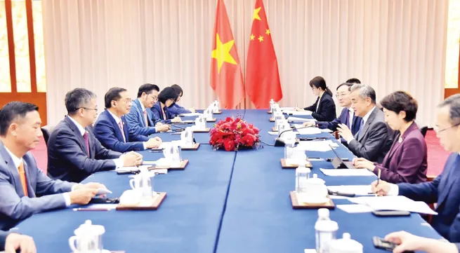 Continuing Viet Nam-China friendship tradition