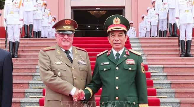 Vietnamese Minister of National Defence holds talks with Cuban counterpart