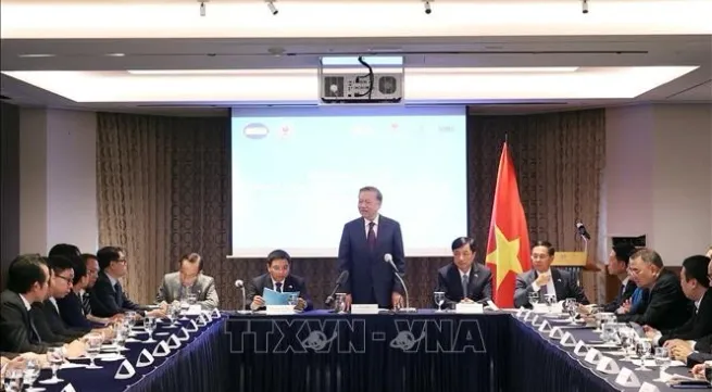 Party chief meets with members of Viet Nam Innovation Network in RoK