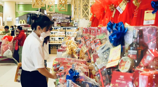 Market stable, supplies ample as Tet holiday ends