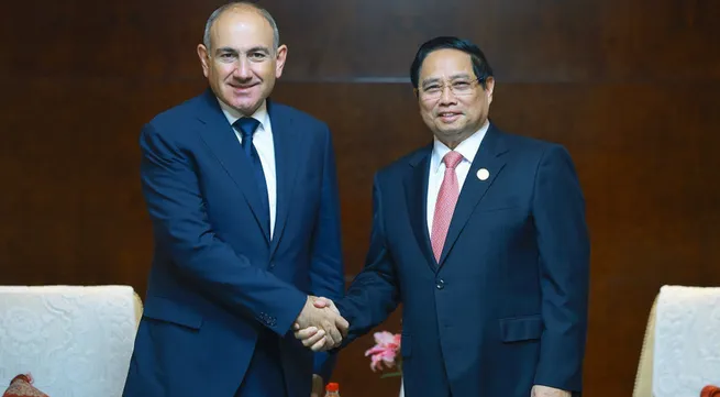 Vietnamese PM meets Armenian counterpart in Tianjin