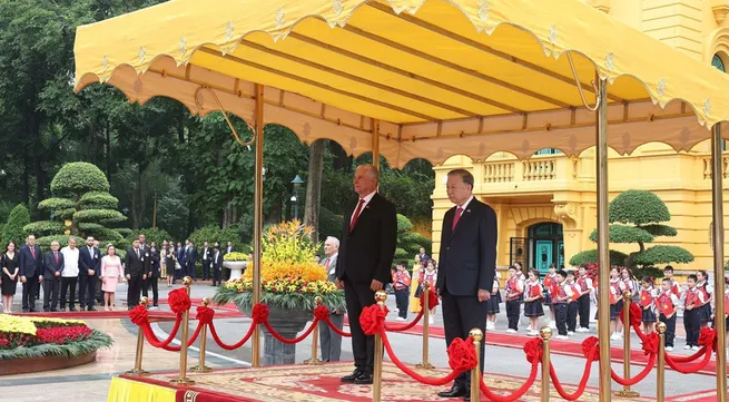 Party chief hosts red-carpet welcome ceremony for top Cuban leader