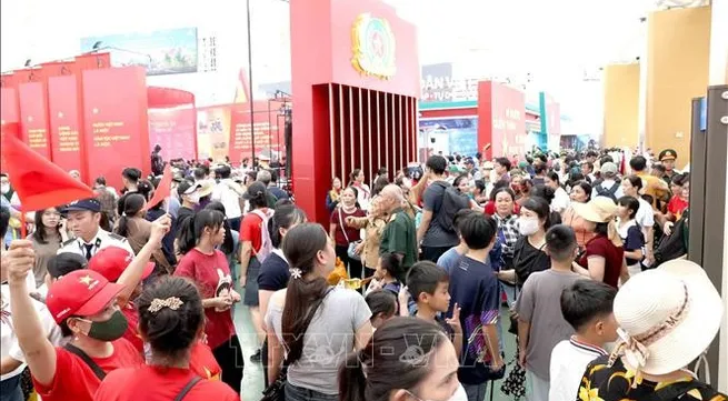 Exhibition on Vietnam's 80-year journey wraps up