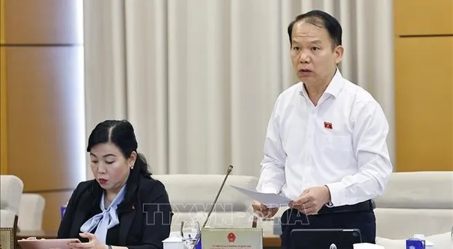 NA Standing Committee stresses tackling corruption, irresponsibility