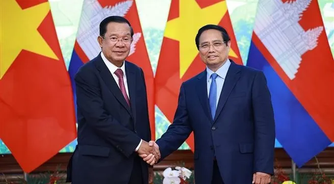 Vietnamese PM meets with President of Cambodian People's Party, Senate President