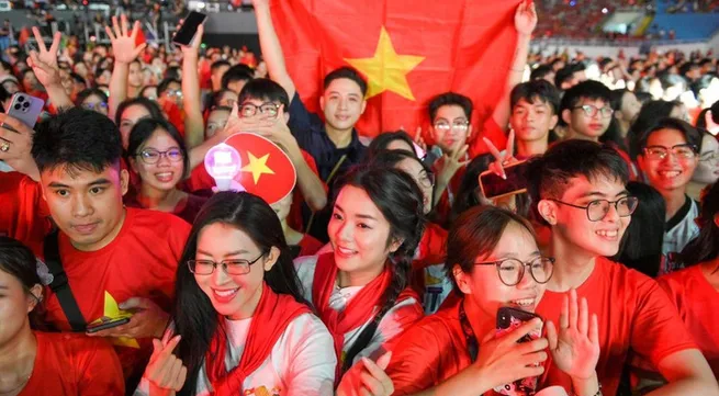 New way of political communication in digital era