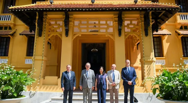 France affirms support for Viet Nam in new phase of development