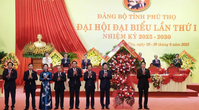 State President calls for accelerated development in Phu Tho