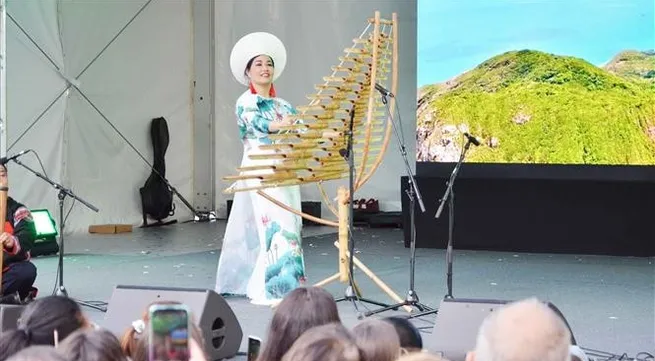 Vietnam adds cultural colours to Korean Expo in Paris