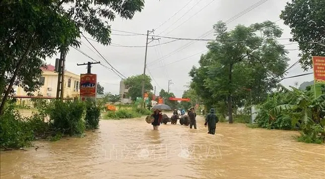 Over 907 billion VND pledged in support of flood victims