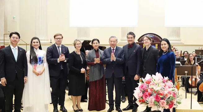 Party General Secretary attends special concert in Finland