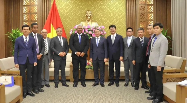 Vietnamese justice minister receives Cuban counterpart