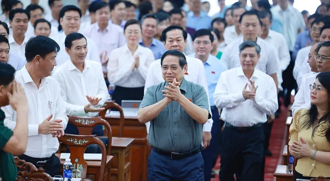 Prime Minister meets with Can Tho voters ahead of 15th NA’s 10th session