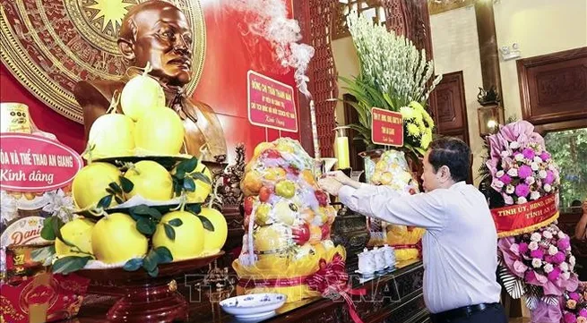 NA Chairman pays tribute to late President Ton Duc Thang