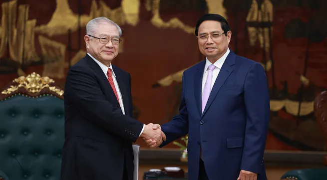 PM suggests expanding cooperation with Japan’s Kansai region