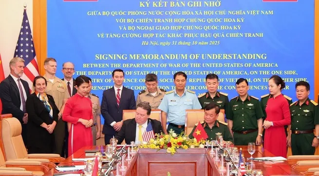 Vietnam, US sign agreement to strengthen cooperation on war legacy remediation