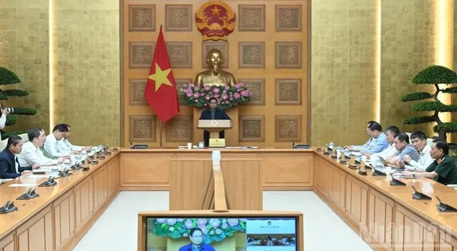 PM holds urgent meeting on response to severe flooding in central region