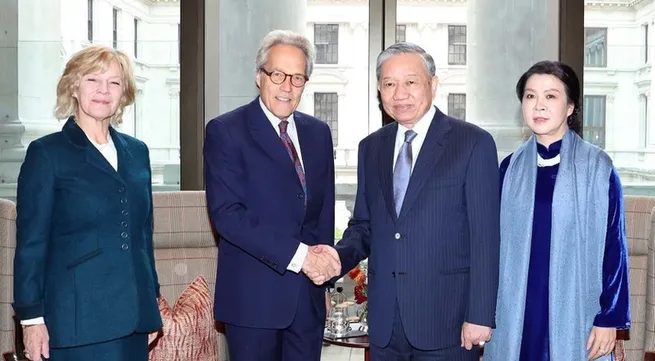 Party chief meets with Duke of Richmond in London