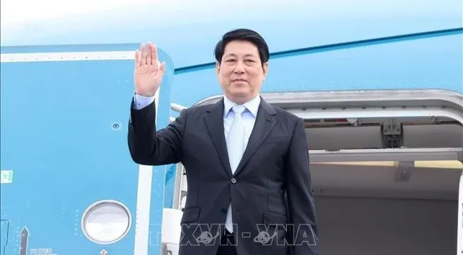 Vietnamese President leaves for APEC Economic Leaders’ Week in RoK