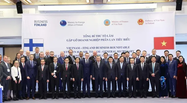 Vietnamese Party General Secretary meets with representatives of leading Finnish firms