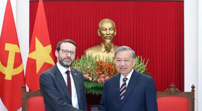 Party Chief To Lam receives British Ambassador to Viet Nam
