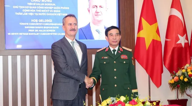 Defence Minister holds talks with President of Turkish Defence Industry Agency