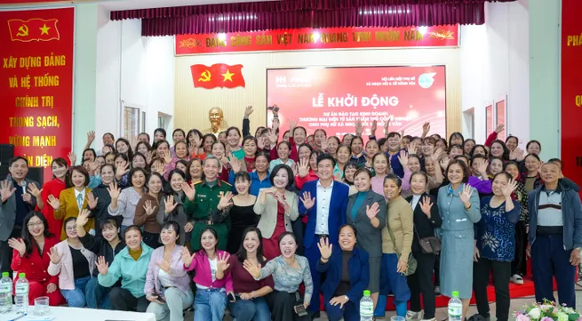 Coca-Cola Beverages Vietnam continues to empower women in handicraft villages through e-commerce training initiative