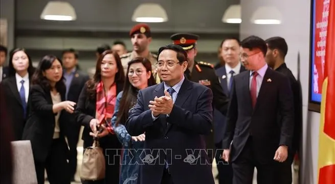 Prime Minister meets Vietnamese community in Kuwait