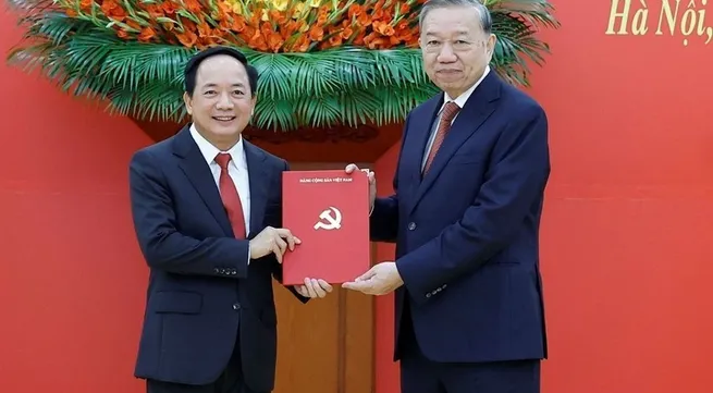 Party General Secretary presents Politburo decisions on personnel work