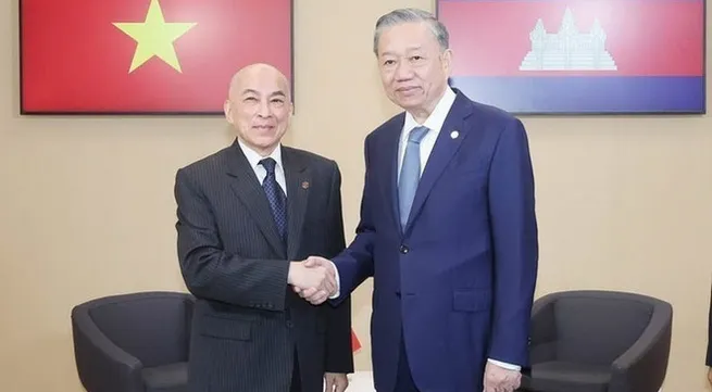 Vietnam congratulates Cambodia on 72nd National Day