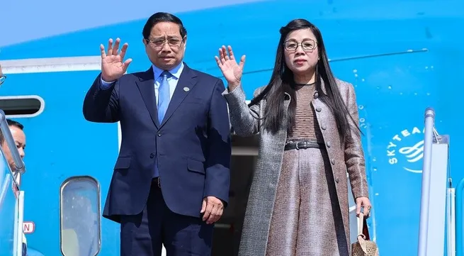 PM returns to Hanoi, concluding trip to Kuwait, Algeria, South Africa